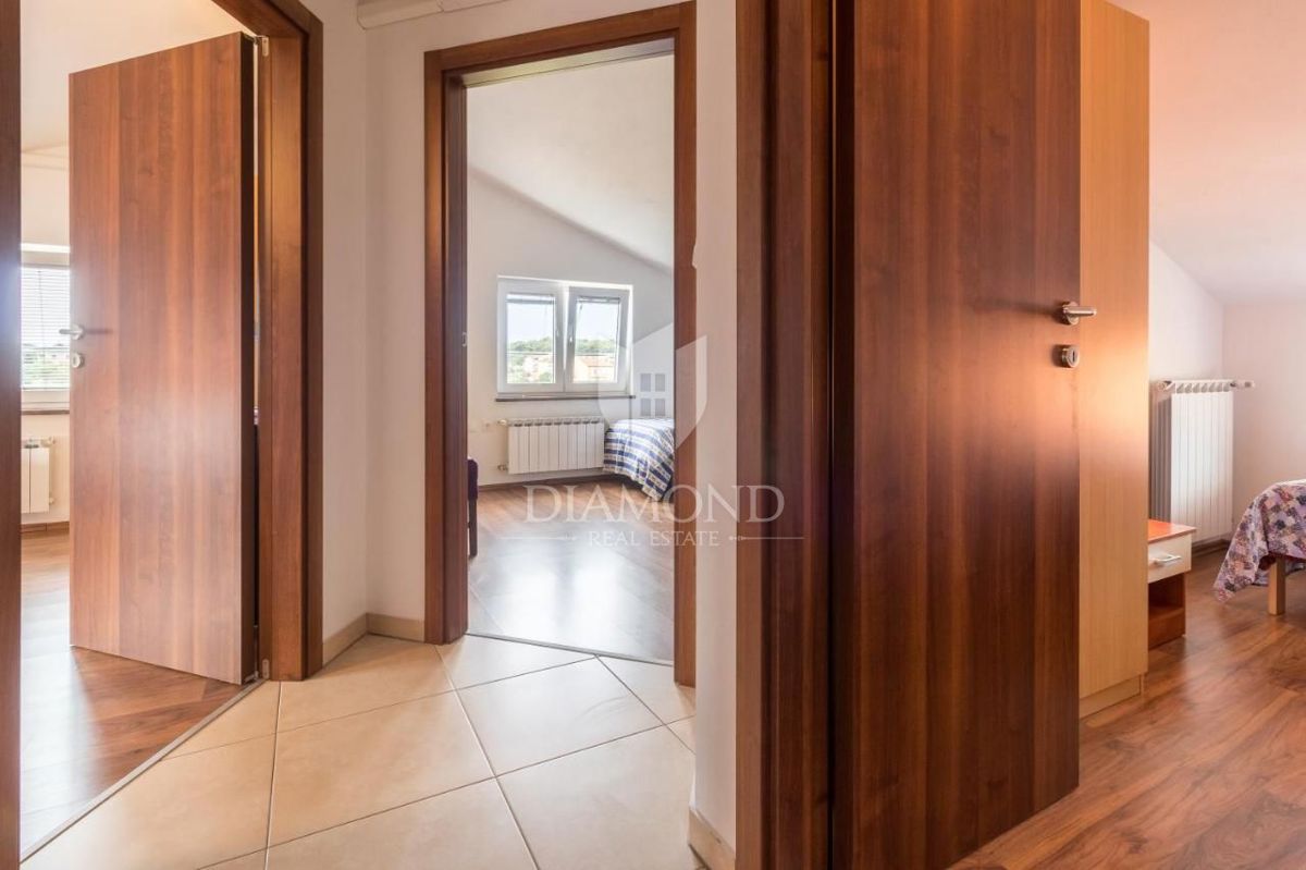 Pula, hiša s štirimi apartmaji na mirni lokaciji