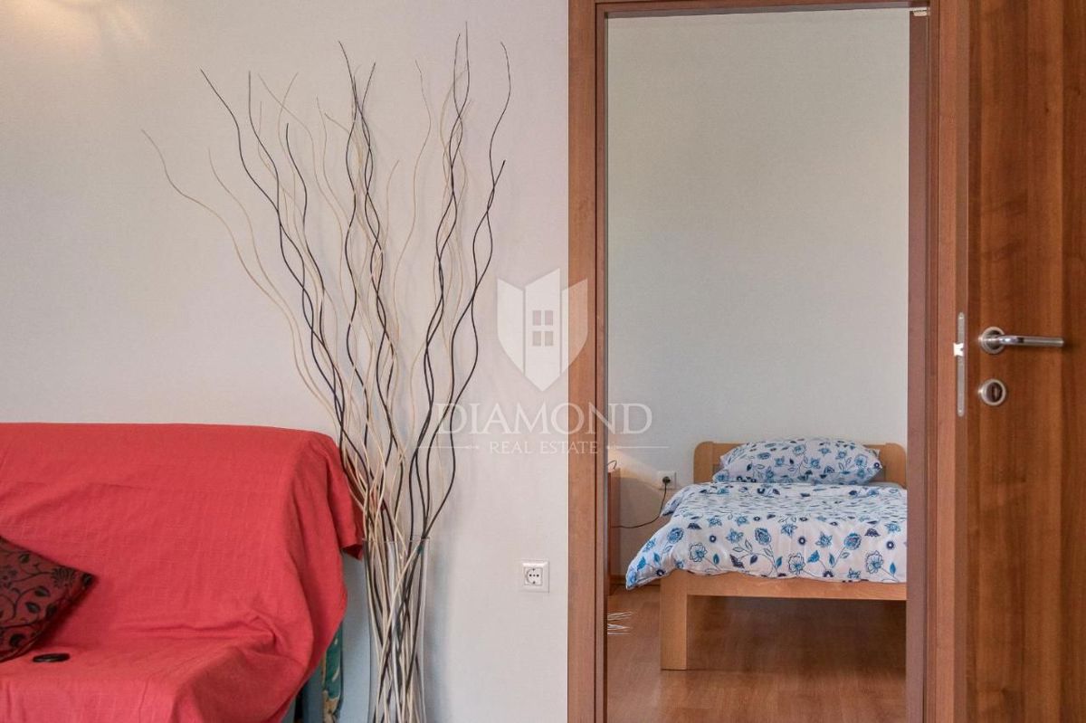 Pula, hiša s štirimi apartmaji na mirni lokaciji