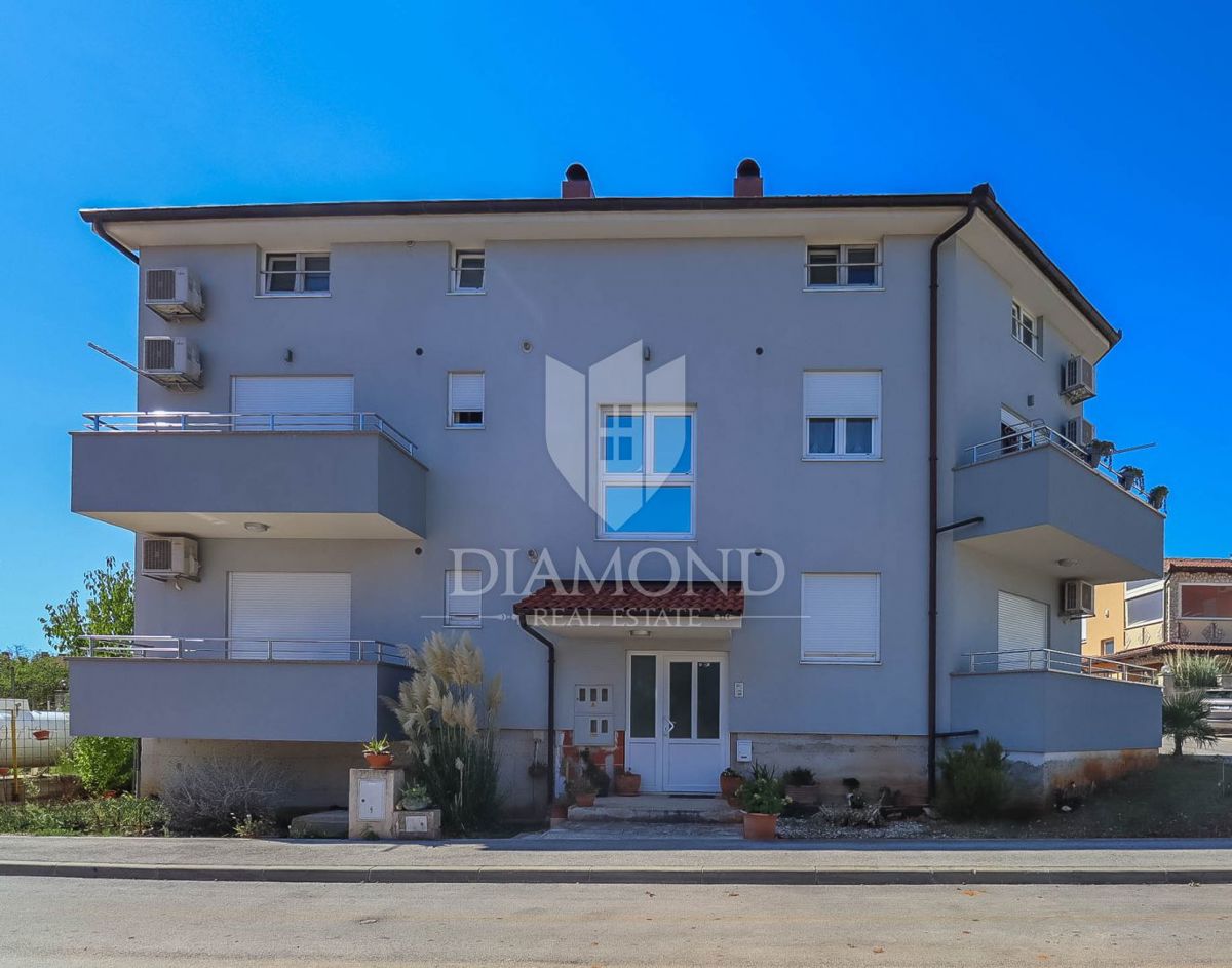 Pula, hiša s štirimi apartmaji na mirni lokaciji
