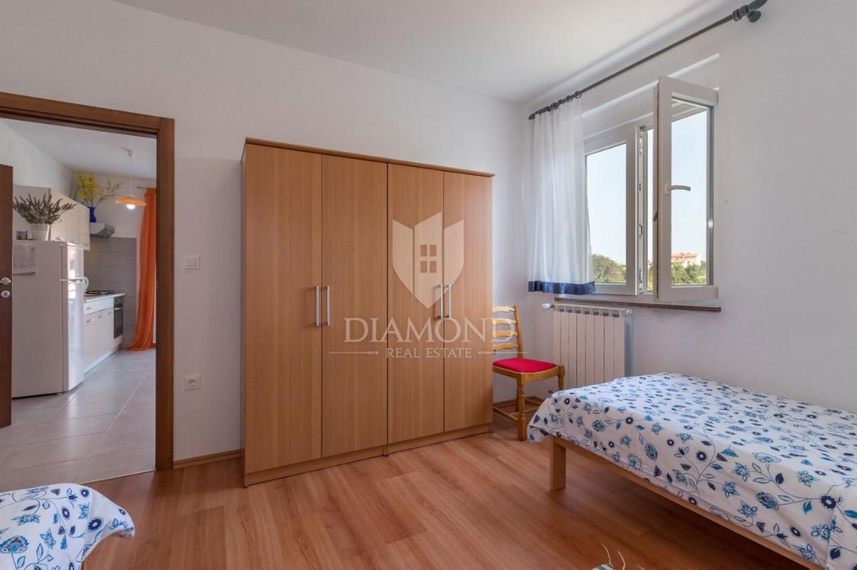 Pula, hiša s štirimi apartmaji na mirni lokaciji