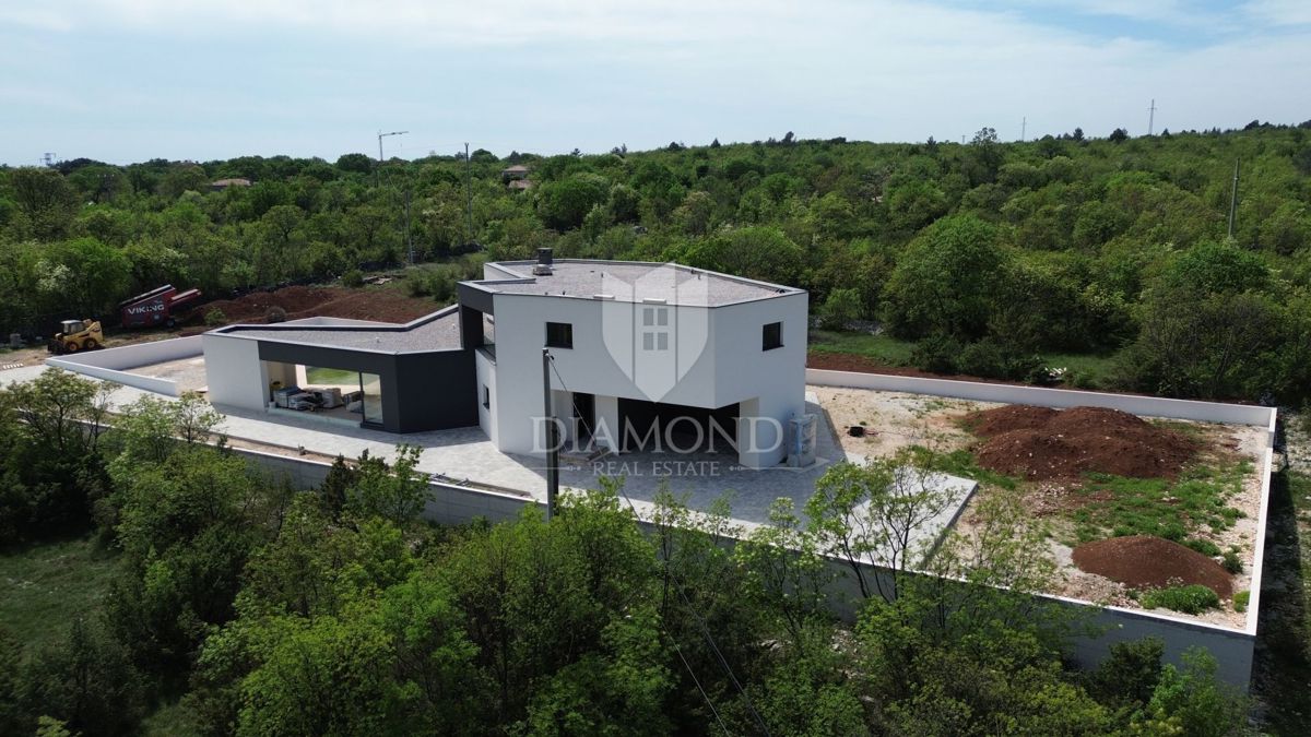 Labin, lepa nova vila z modernim dizajnom