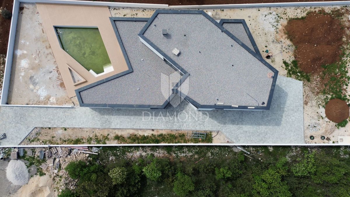 Labin, lepa nova vila z modernim dizajnom