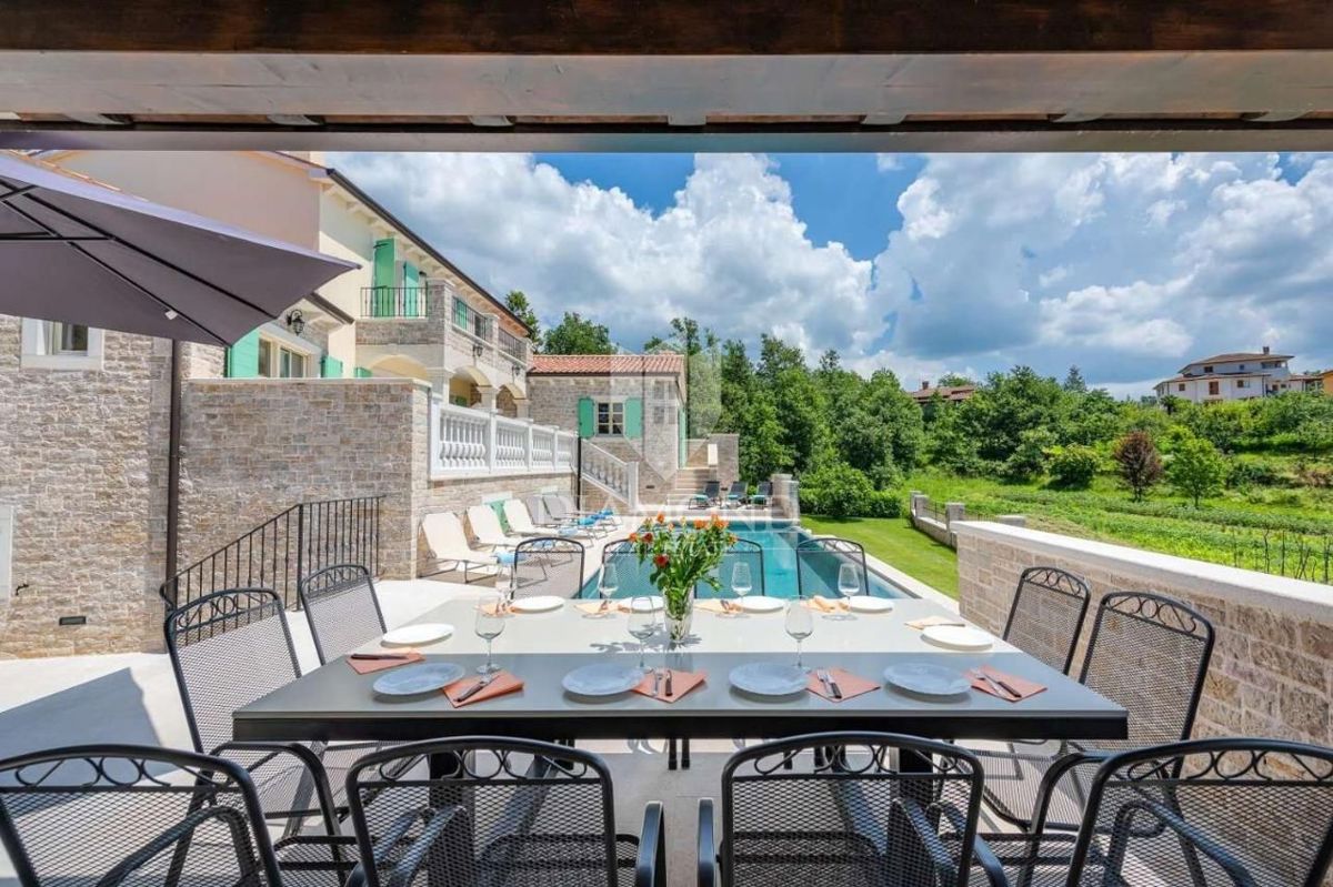 Hiša Stari Pazin, Pazin, 350m2