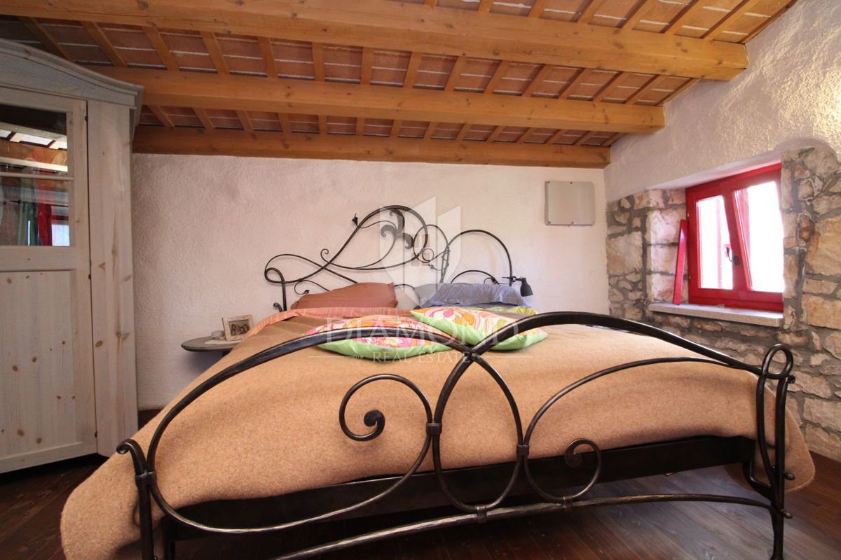 Labin, okolica, lepa avtohtona počitniška hiša.