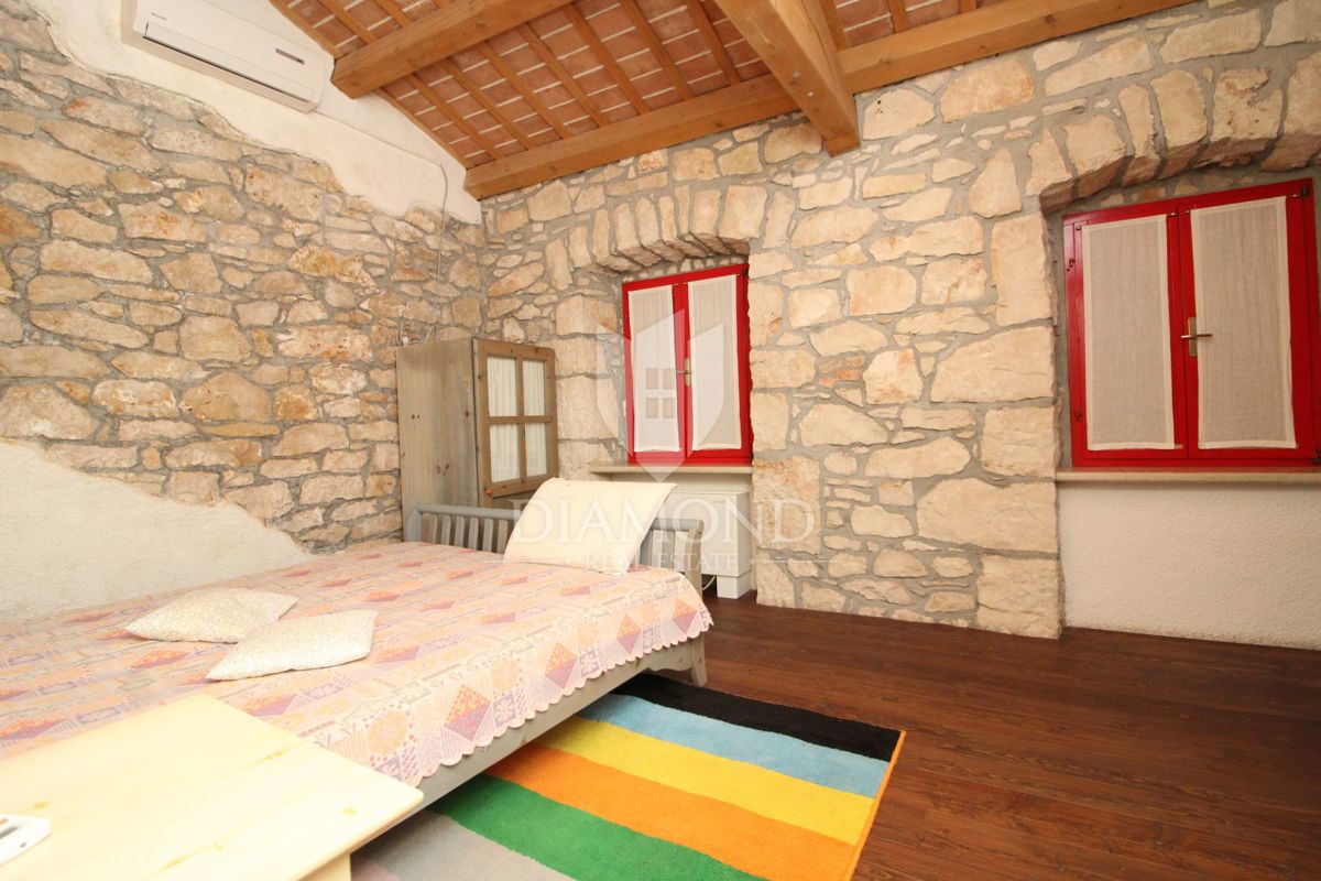 Labin, okolica, lepa avtohtona počitniška hiša.