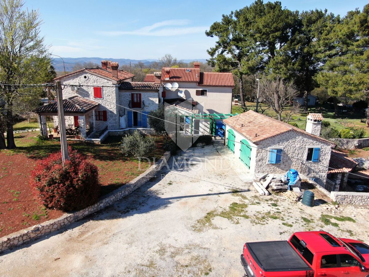 Labin, okolica, lepa avtohtona počitniška hiša.