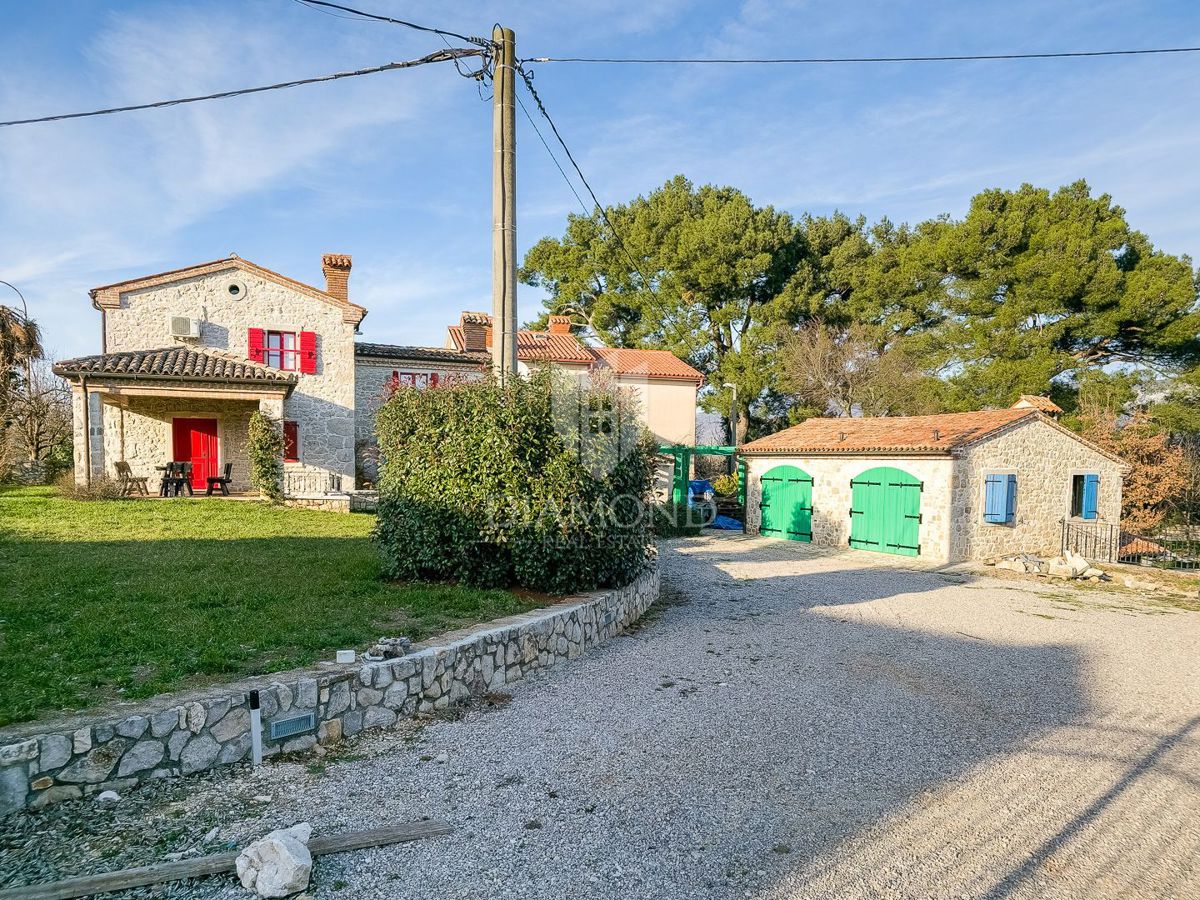 Labin, okolica, lepa avtohtona počitniška hiša.