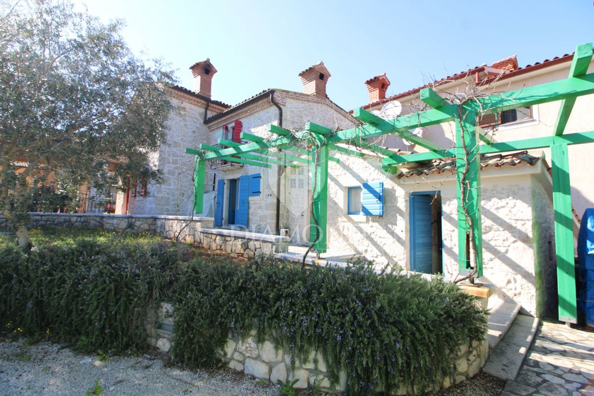 Labin, okolica, lepa avtohtona počitniška hiša.