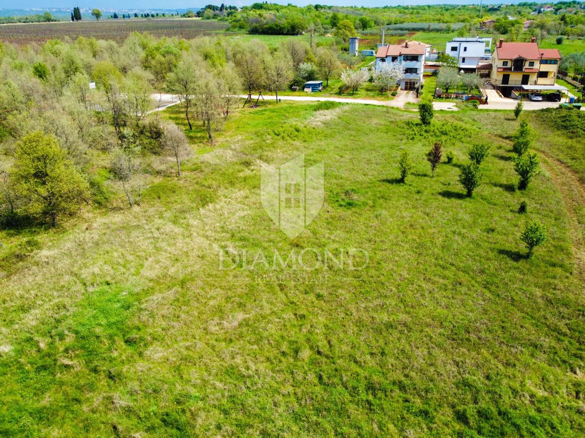 Poreč okolica, pritličje stanovanje nedaleč od morja!