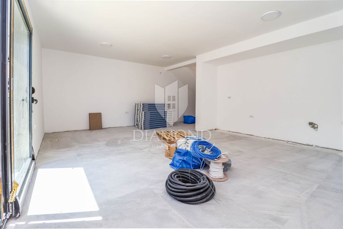 Poreč, odličen duplex po sistemu pametne hiše!