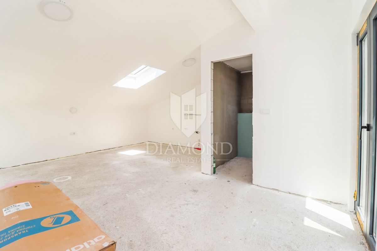 Poreč, odličen duplex po sistemu pametne hiše!