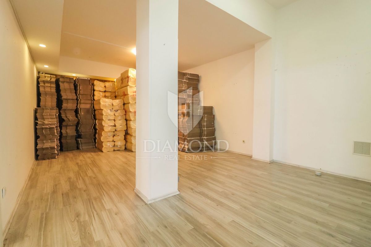 Poslovni prostor Rovinj, 104,43m2