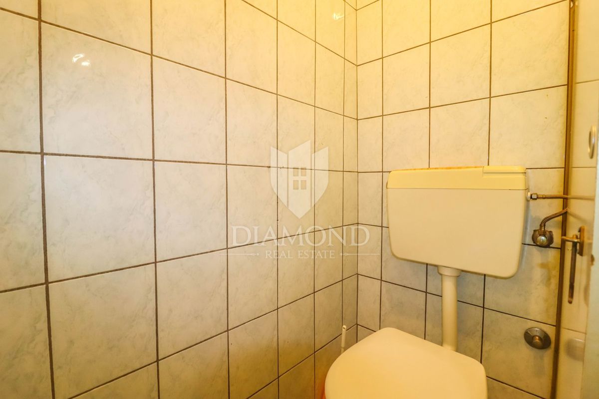 Poslovni prostor Rovinj, 104,43m2
