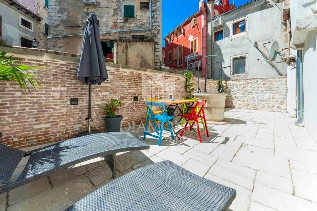 Rovinj, vrhunska nepremičnina s teraso v starem mestnem jedru
