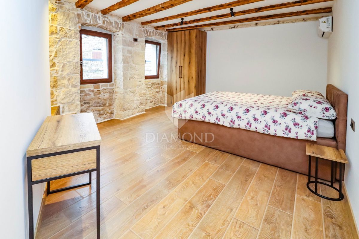 Poreč, okolica, obnovljena avtohtona kamnita hiša!