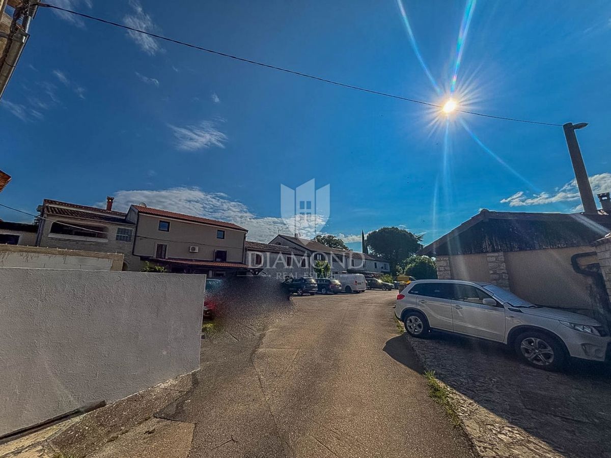 Okolica Novigrada, stanovanje z vrtom na mirni lokaciji
