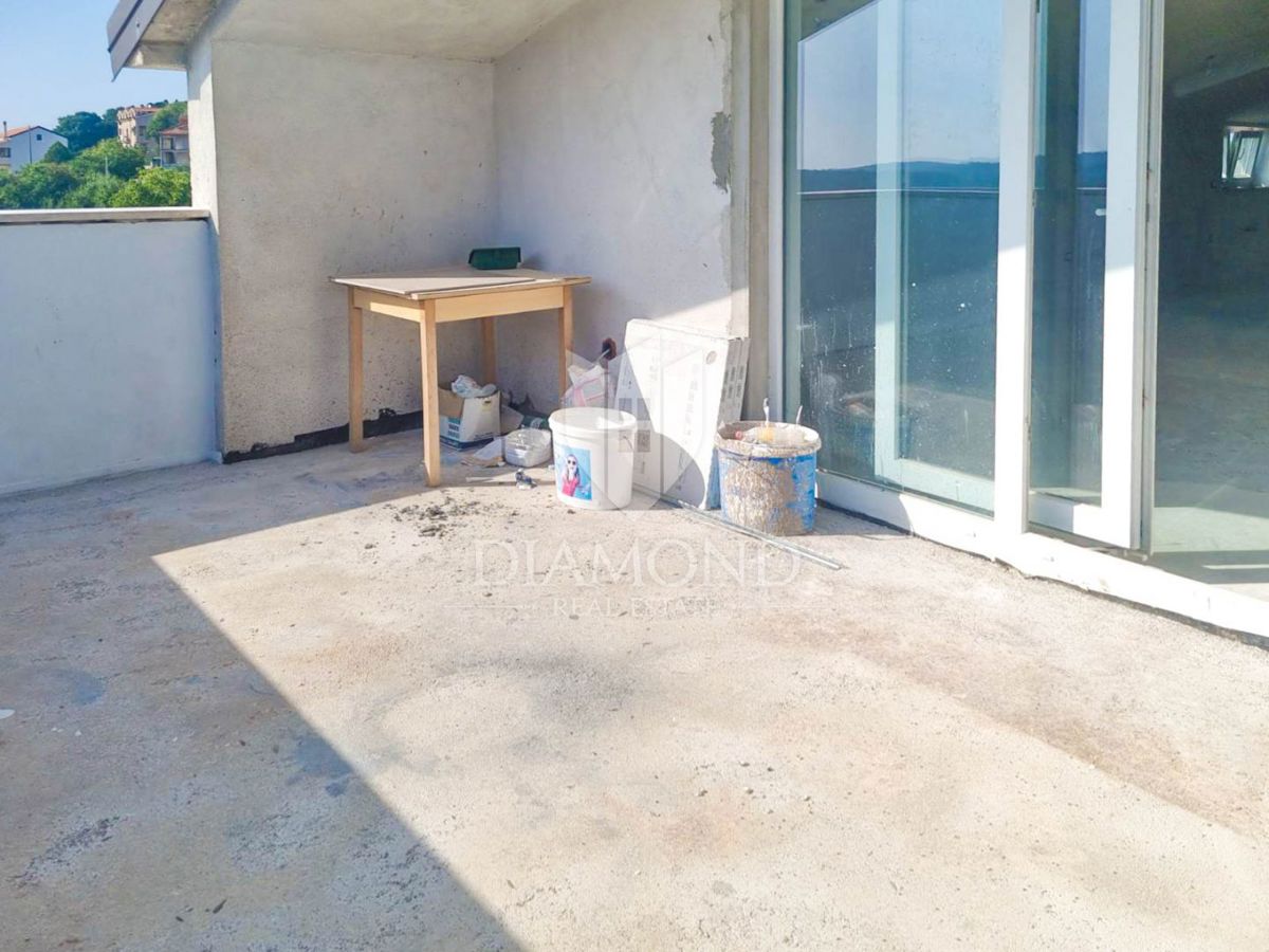Poreč, okolica, vrstna hiša z bazenom na mirni lokaciji!