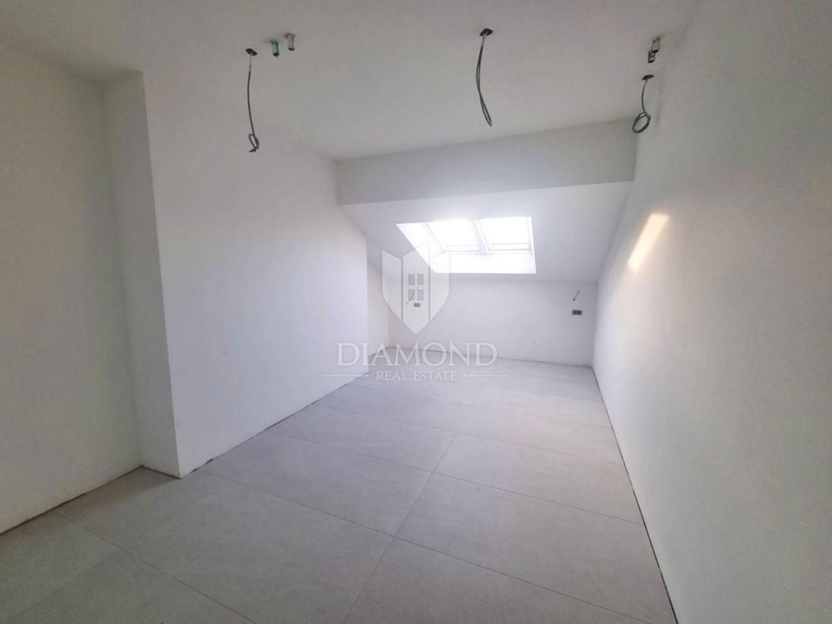 Poreč, PENTHOUSE v centru mesta s pogledom na morje!