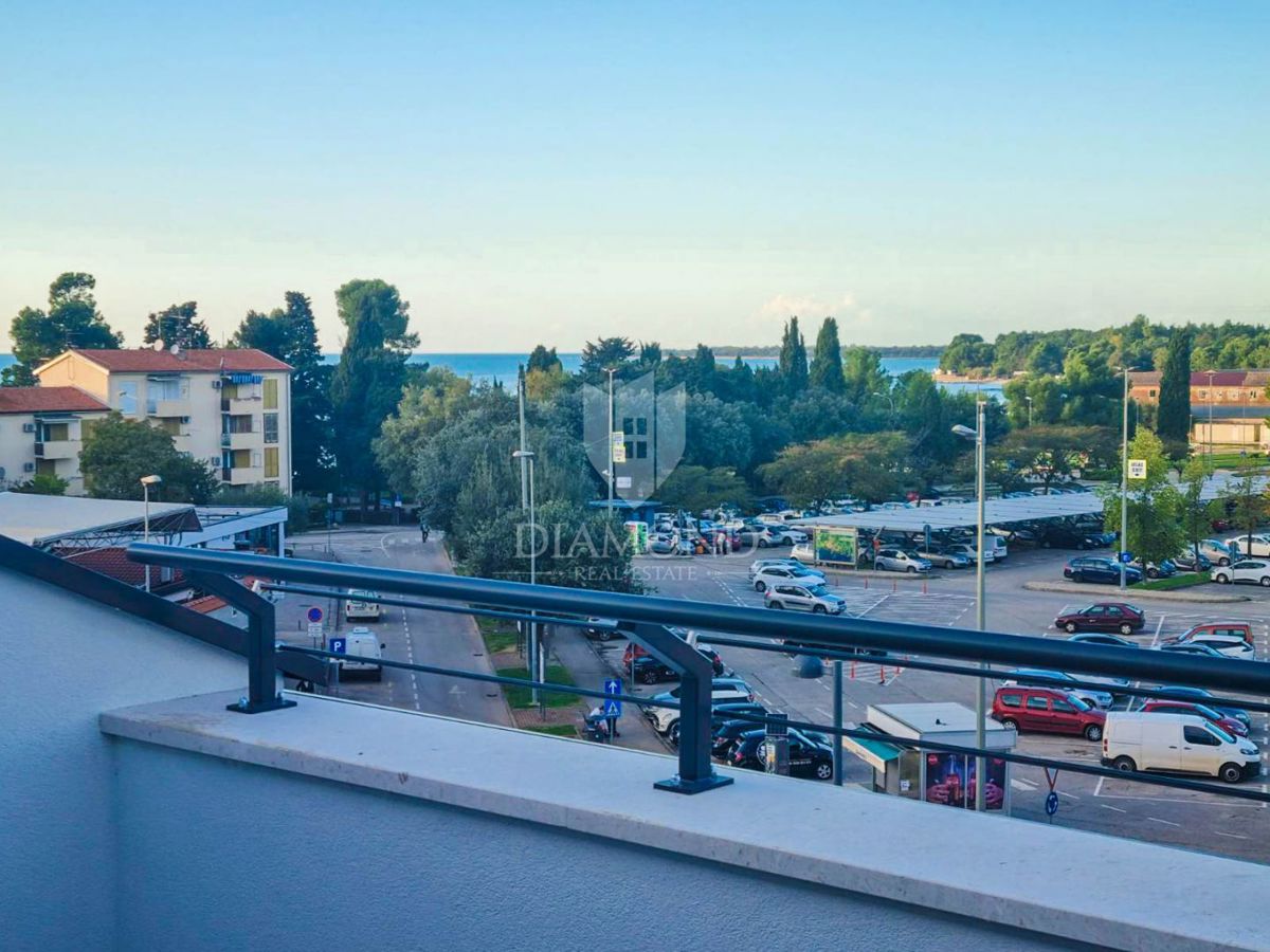 Poreč, PENTHOUSE v centru mesta s pogledom na morje!