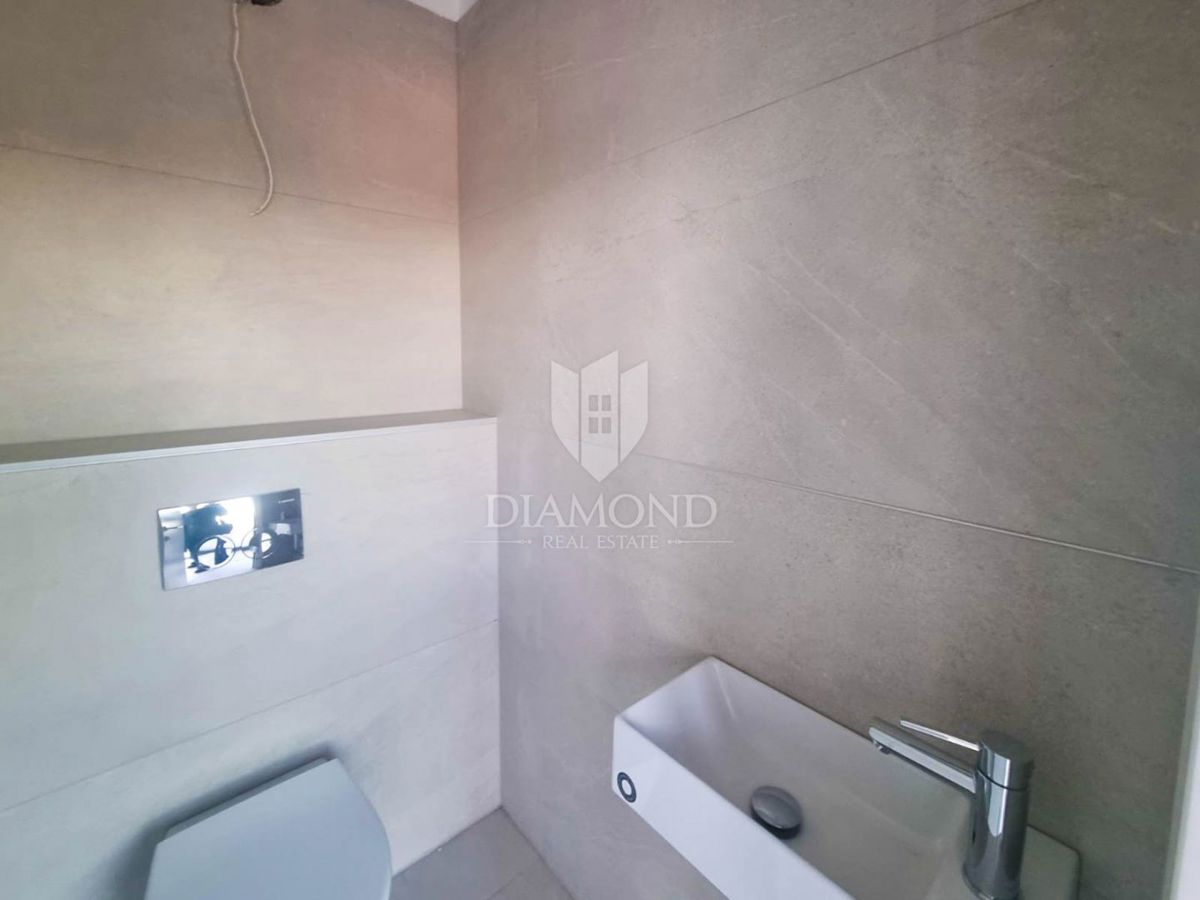 Poreč, PENTHOUSE v centru mesta s pogledom na morje!