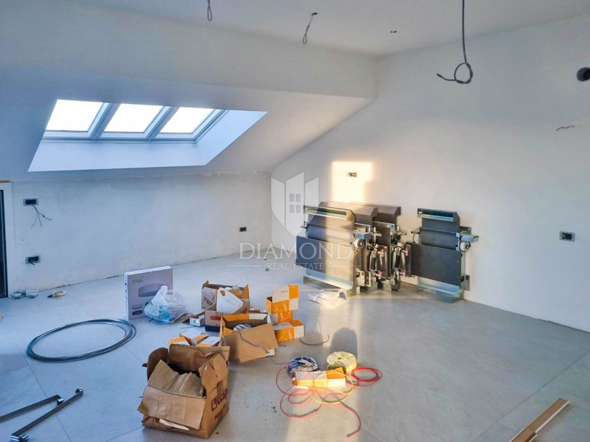 Poreč, PENTHOUSE v centru mesta s pogledom na morje!
