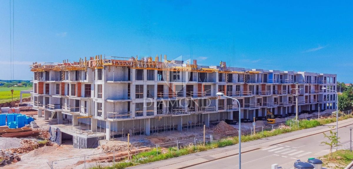 Umag, novogradnja! Moderno stanovanje z garažo in dvigalom!