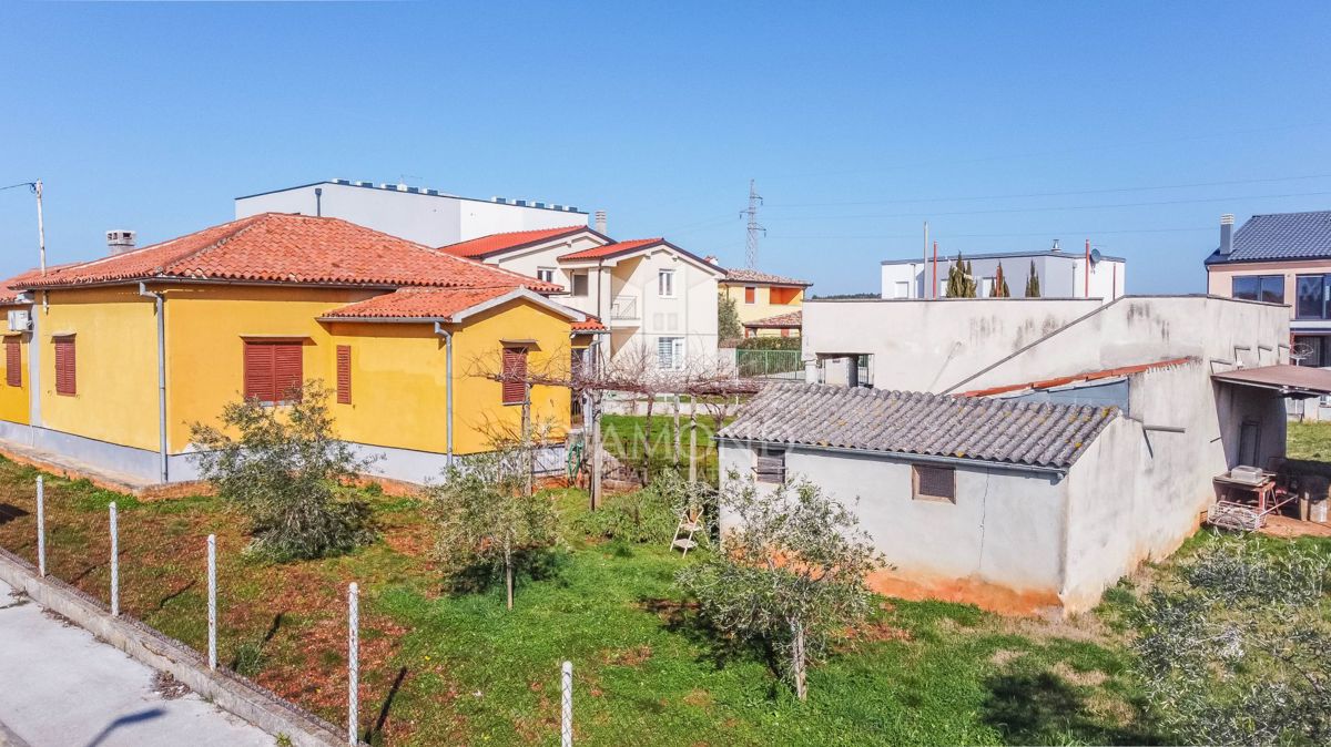 Umag, hiša v bližini centra za prenovo