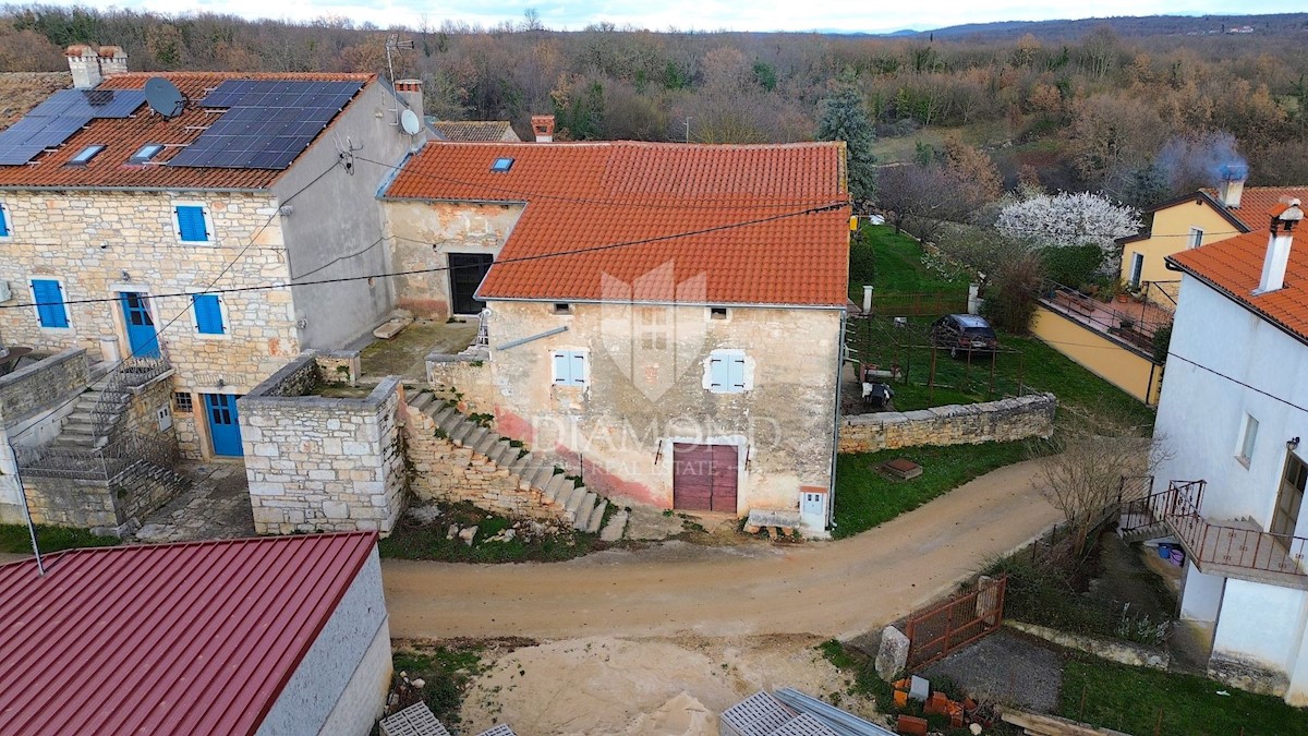 Višnjan, prenovljena kamnita hiša v idiličnem istrskem zaselku 