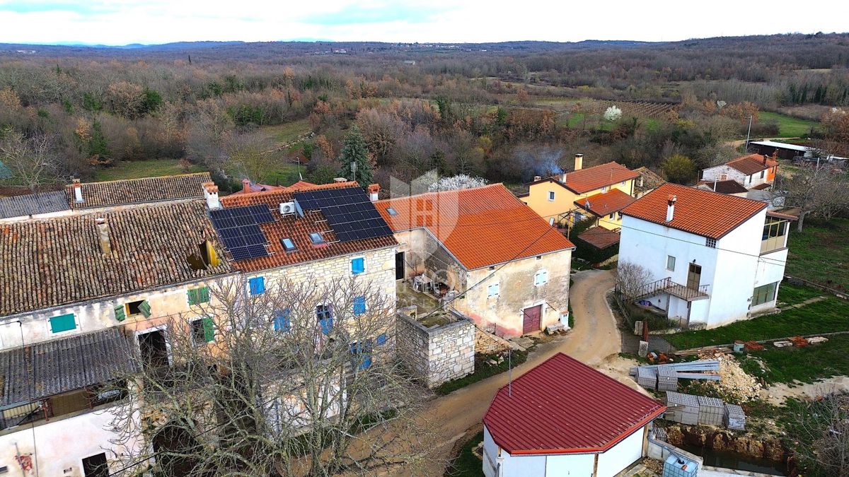 Višnjan, prenovljena kamnita hiša v idiličnem istrskem zaselku 