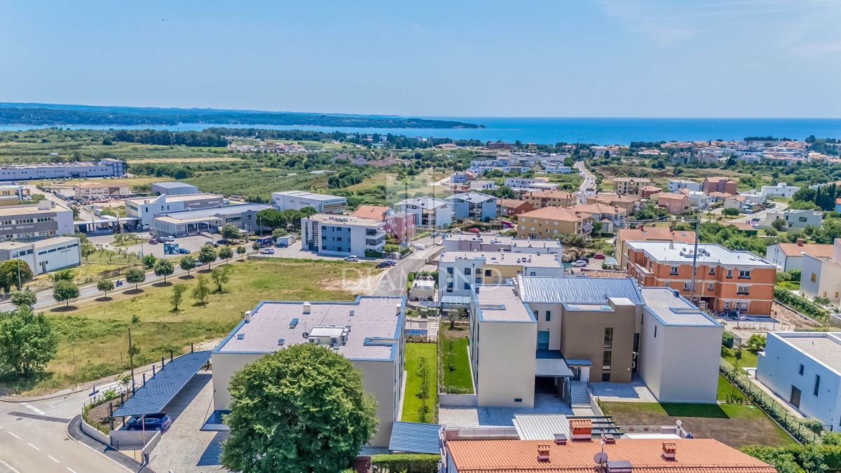 Novigrad, moderno stanovanje s prostorno teraso in pogledom na morje!!