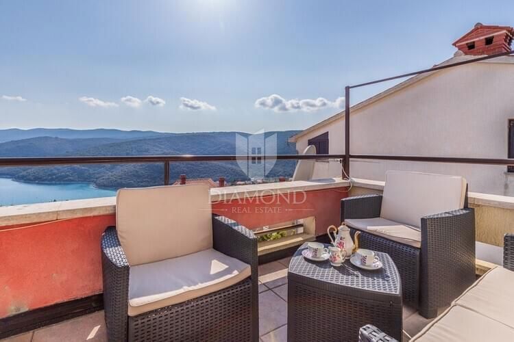 Apartma v Rabcu s čudovitim pogledom na morje