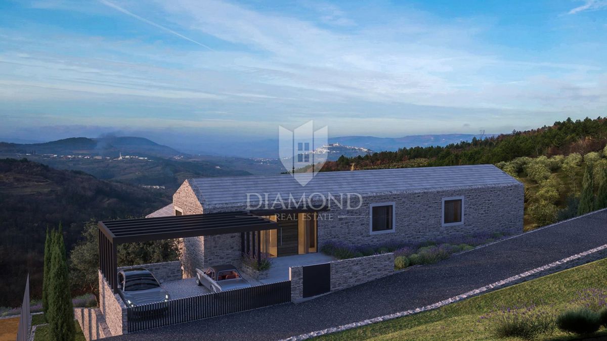 Priložnost! Motovun, zemljišče 5800 m2 s panoramskim pogledom na zelenico!