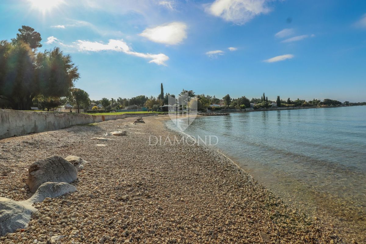 Istra, Novigrad, okolica, avtohtona istrska hiša ob morju!
