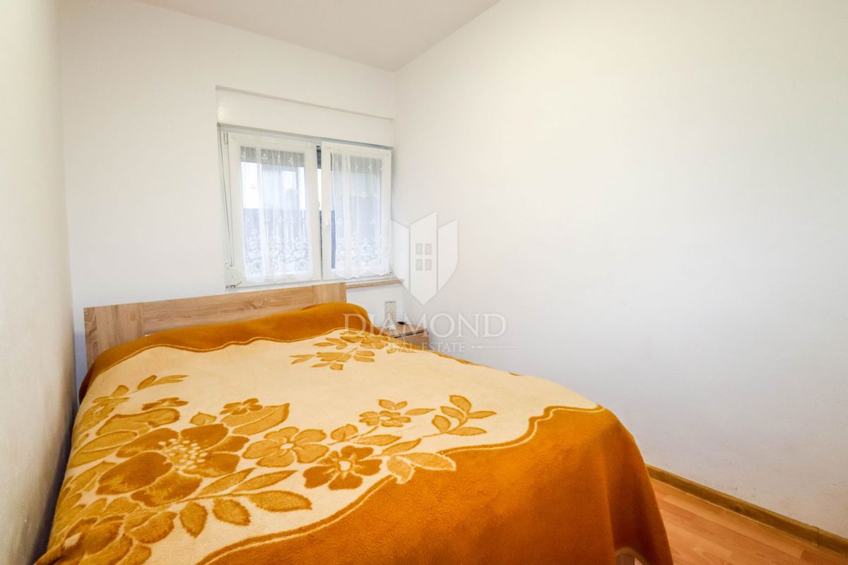 EKSKLUZIVNO! Apartma le nekaj korakov od plaže na prestižni lokaciji