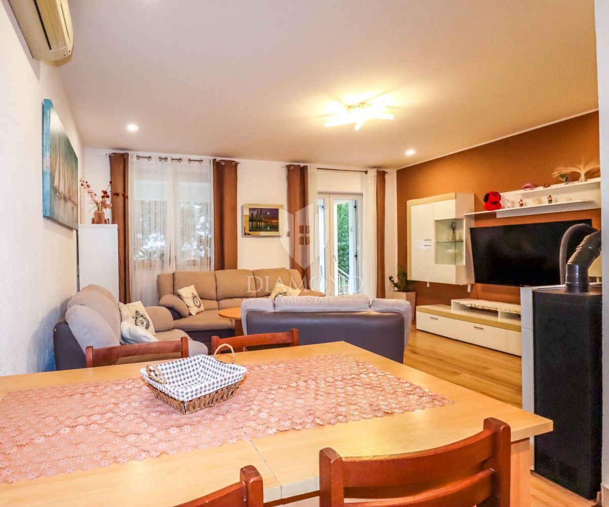 EKSKLUZIVNO! Apartma le nekaj korakov od plaže na prestižni lokaciji