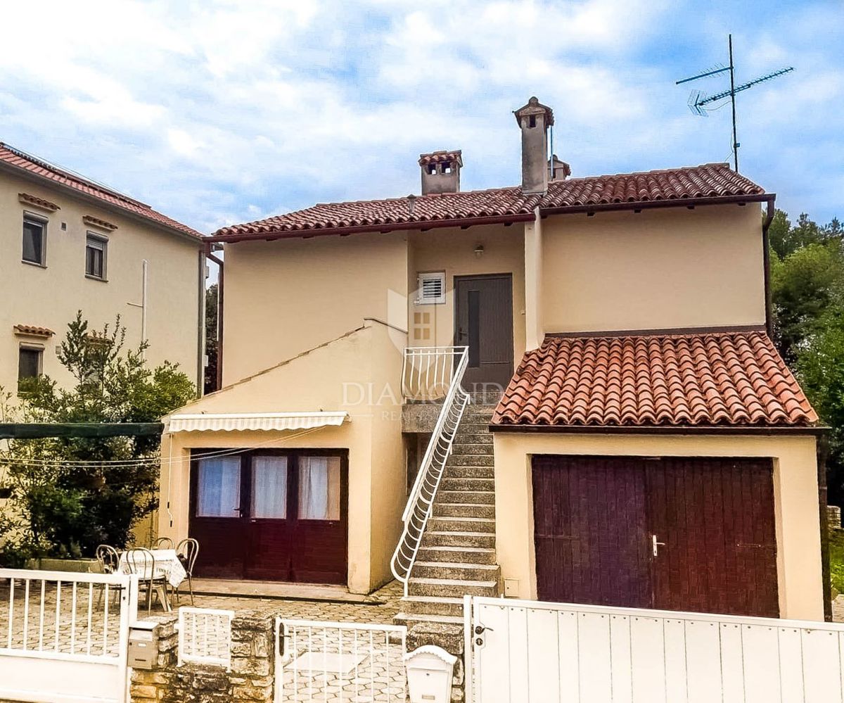 EKSKLUZIVNO! Apartma le nekaj korakov od plaže na prestižni lokaciji