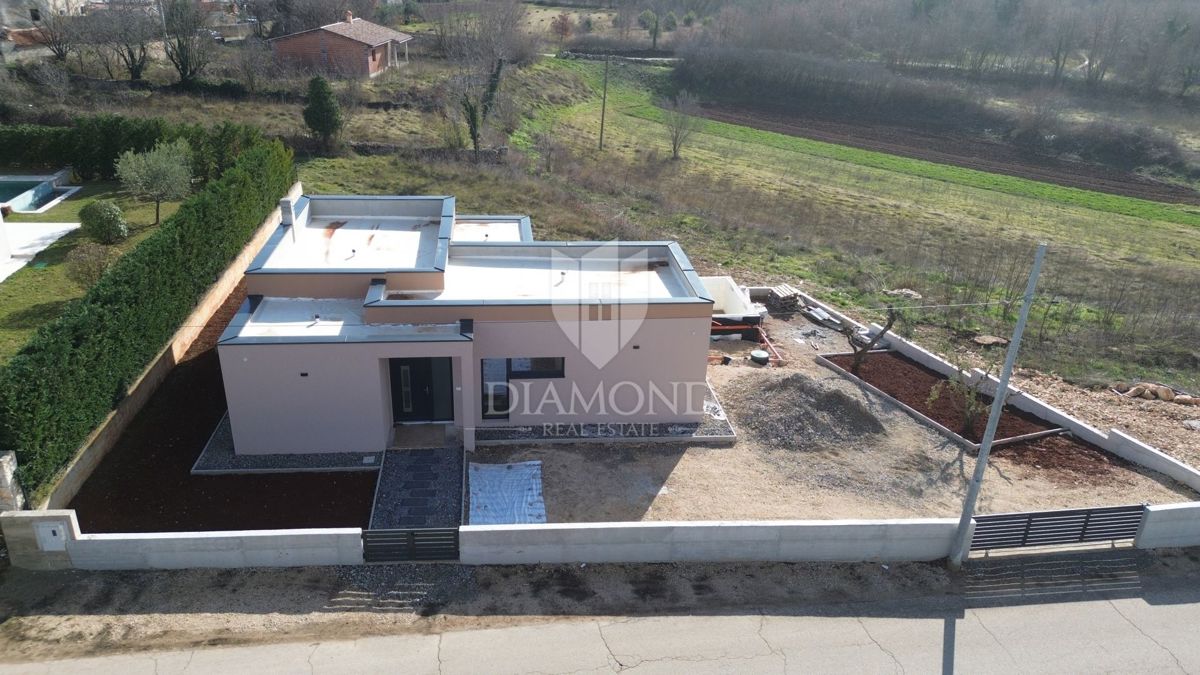 Moderna enonadstropna hiša v okolici Vodnjana