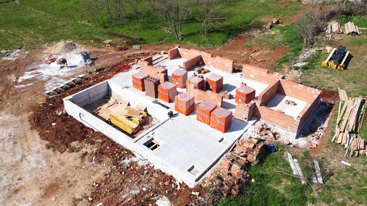  Vila z bazenom in pogledom na naravo