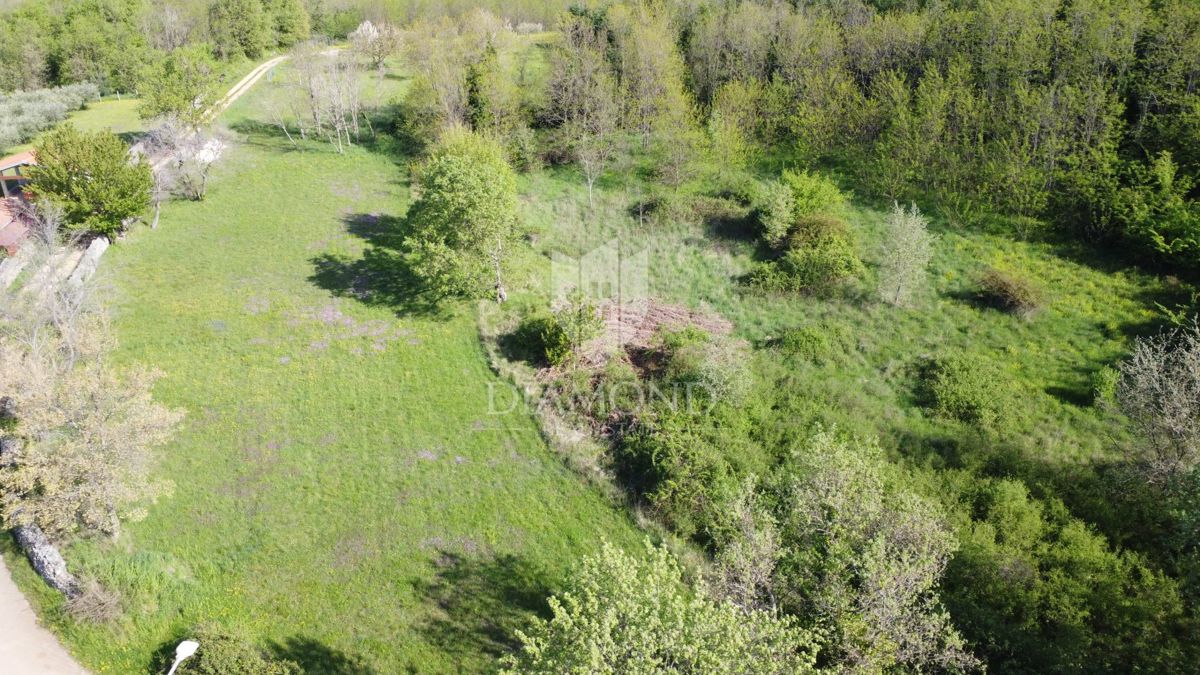 Poreč – Okolica – Idealna Parcela na Privlačni Lokaciji