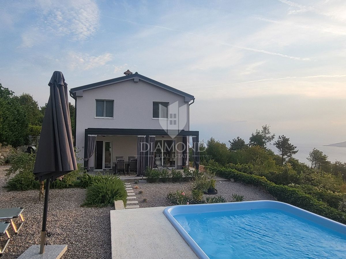 Hiša s panoramskim razgledom, območje Plomina