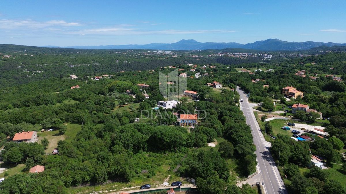 LABIN, GRADBENIŠKO ZEMLJIŠČE V BLIŽINI CENTRA