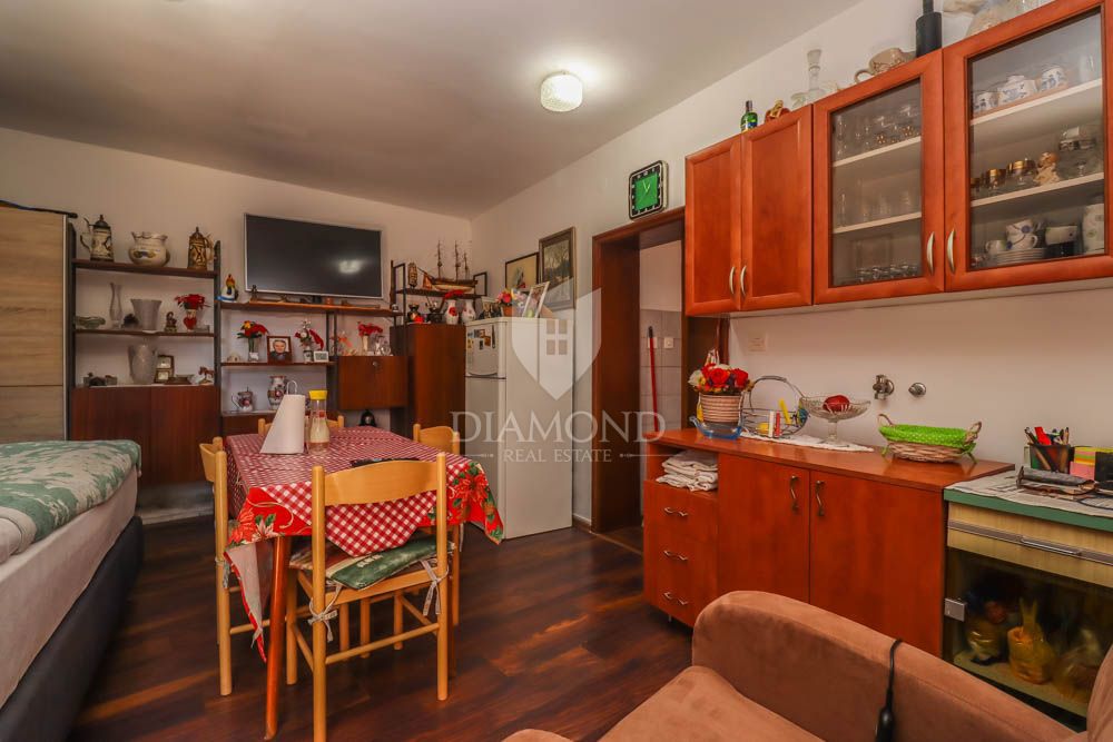 Investicijska priložnost!!! Premantura, 600m od plaže!