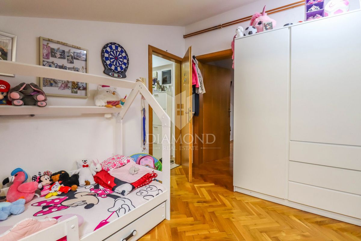 Rovinj, okolica, prostorno družinsko stanovanje na mirni lokaciji