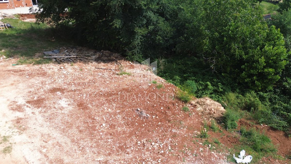 Zemljišče Labin, 743m2