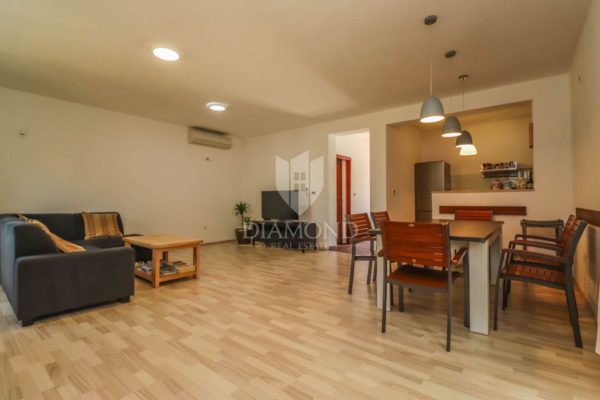Čudovita hiša z bazenom v Krnici - idealna za počitnice in investicijo