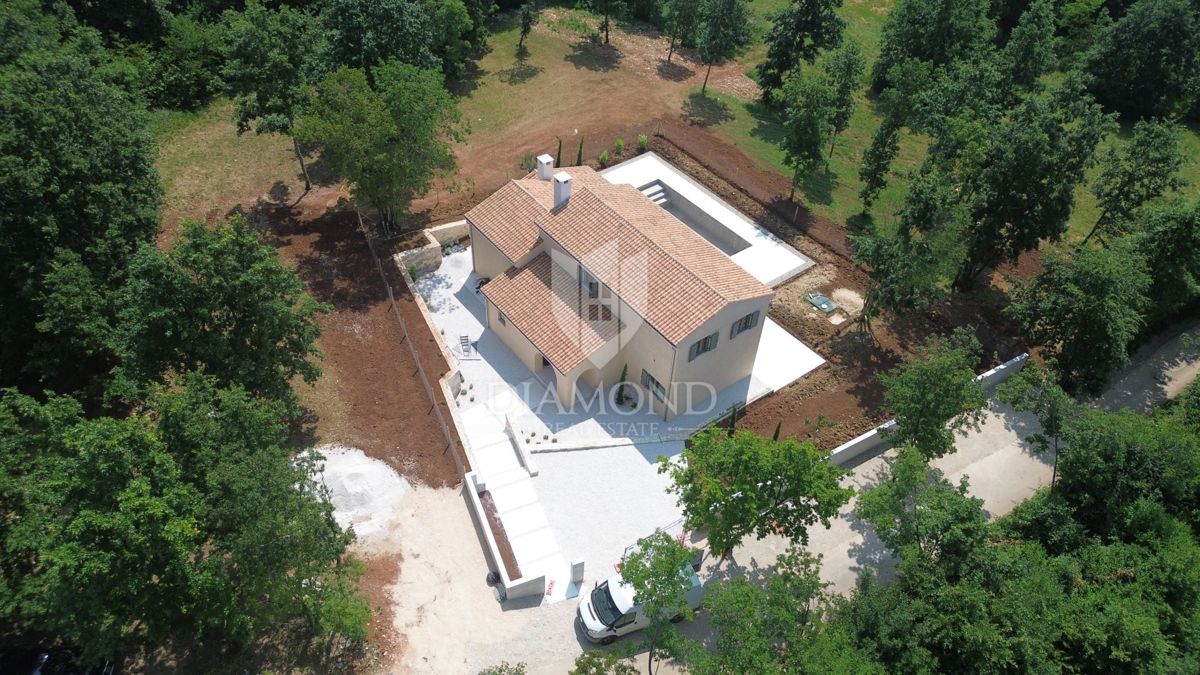 Lepa prostorna hiša na osamljeni lokaciji