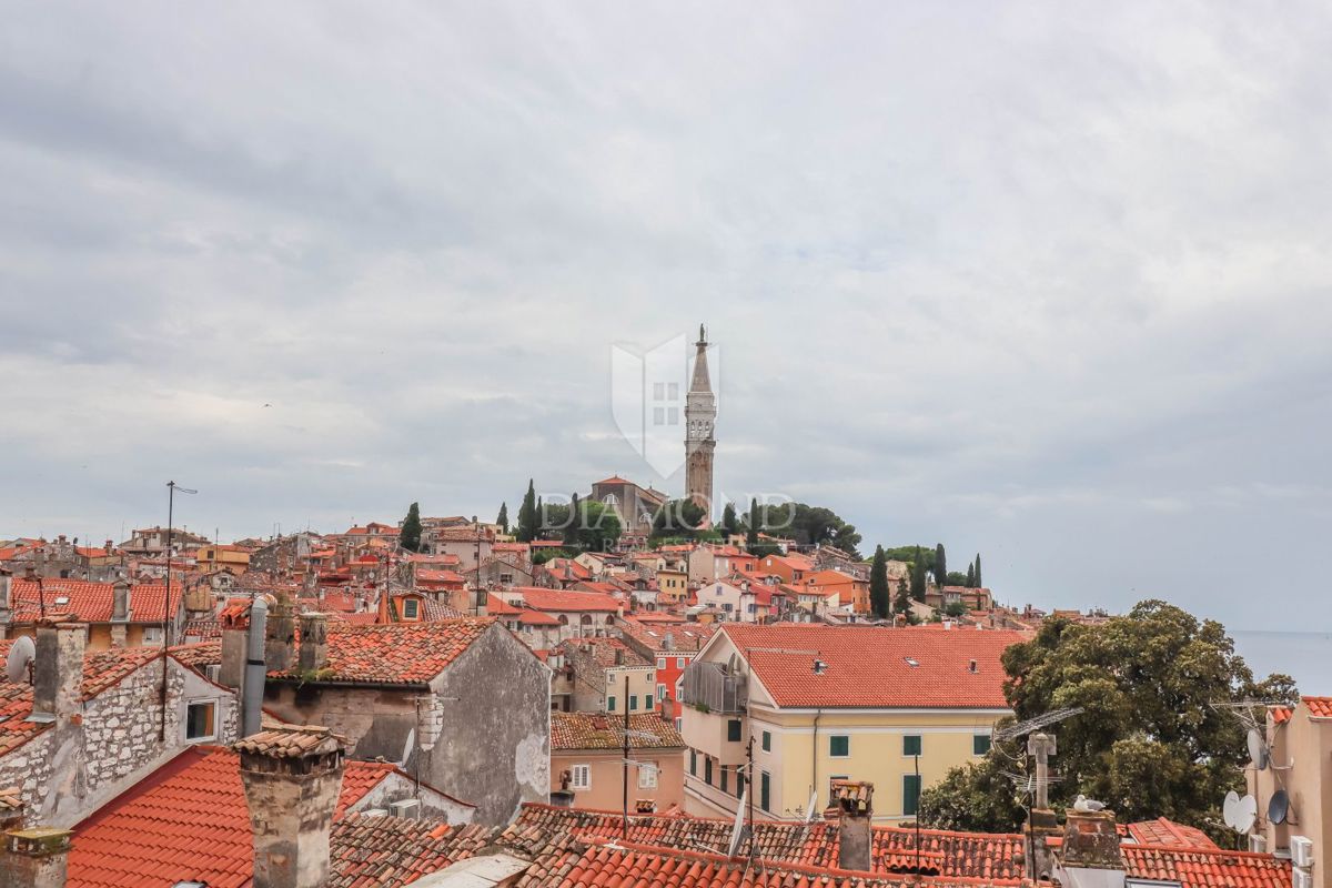 EKSKLUZIVNO! Rovinj, čudovito stanovanje s pogledom na morje!