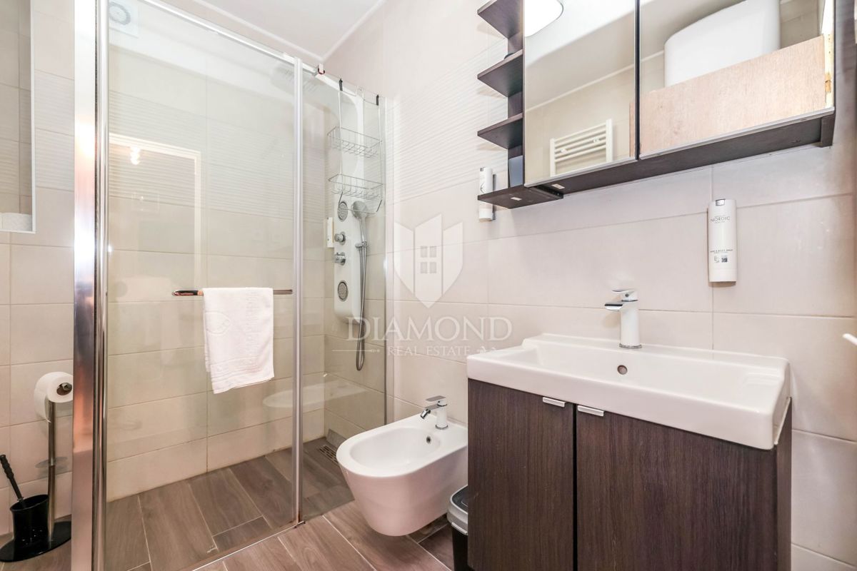 Rovinj, center, na novo prenovljeno stanovanje na iskani lokaciji