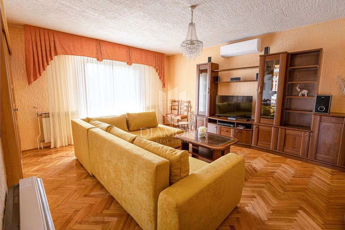 Hiša Labin, 300m2