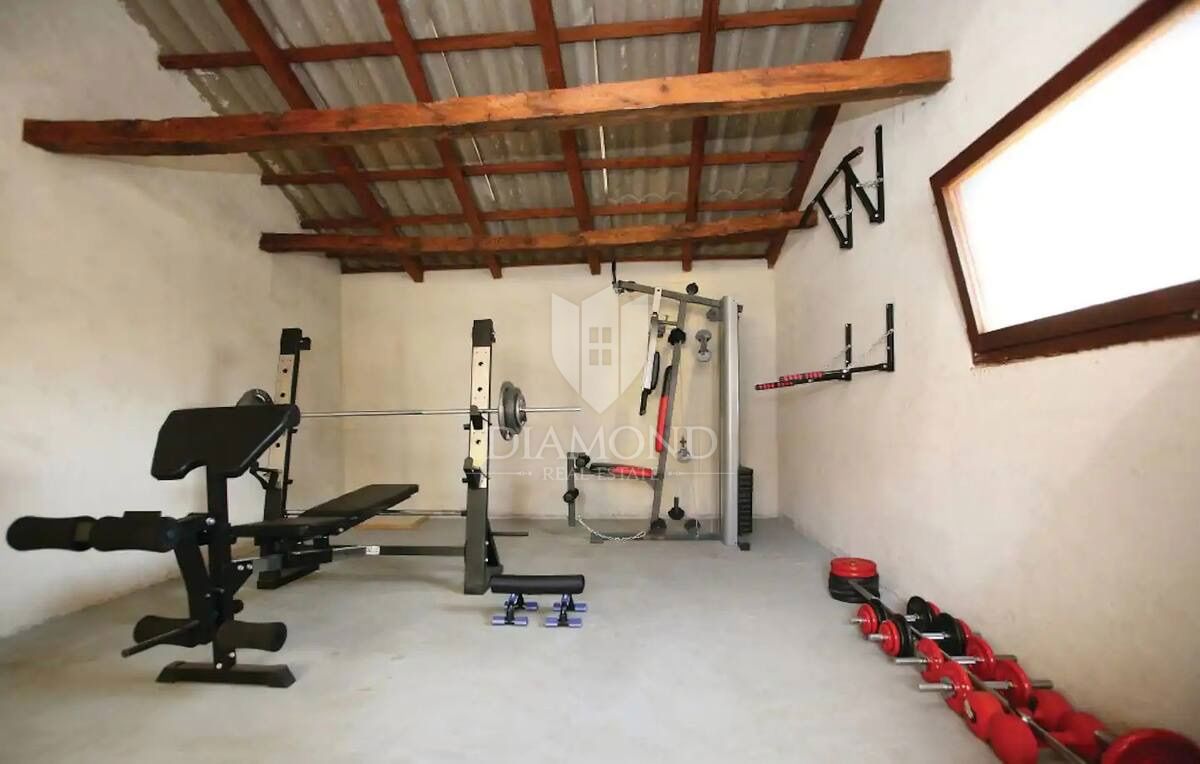 Hiša Labin, 300m2